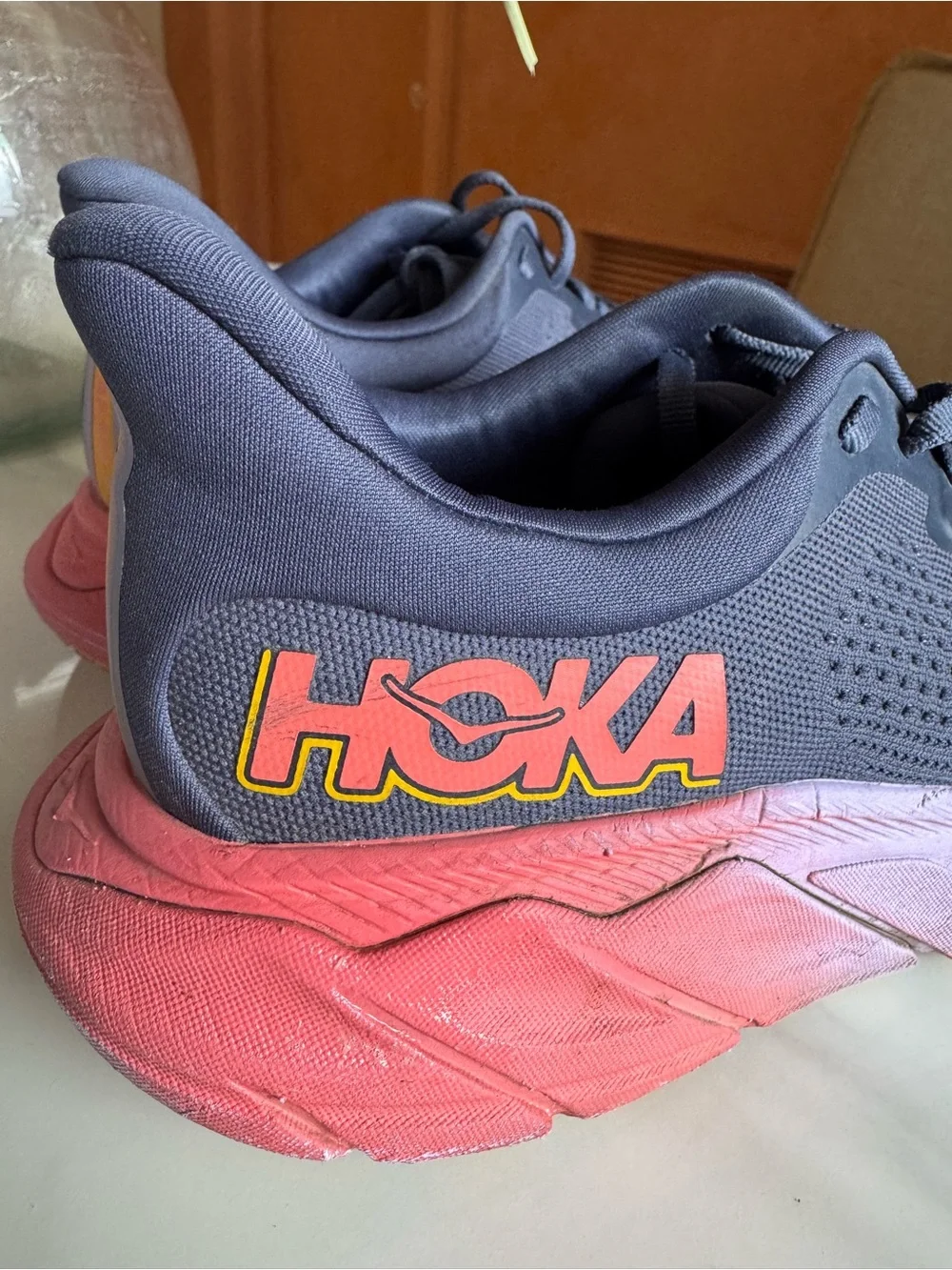 HOKA One One Arahi 7 Running Shoes Women’s 8.5 Gray Orange